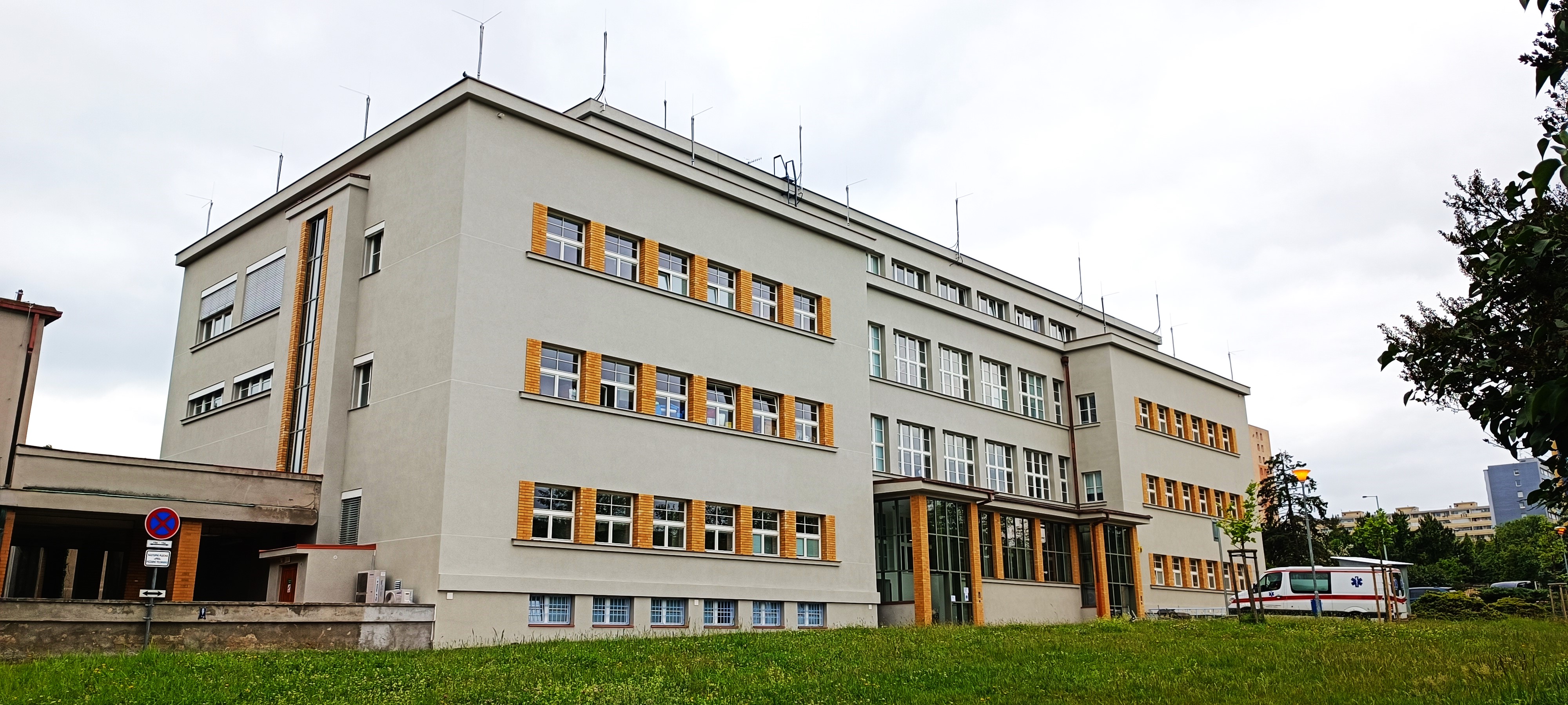 Pneumologická klinika 1. LF UK/TN - Thomayerova nemocnice foto 2