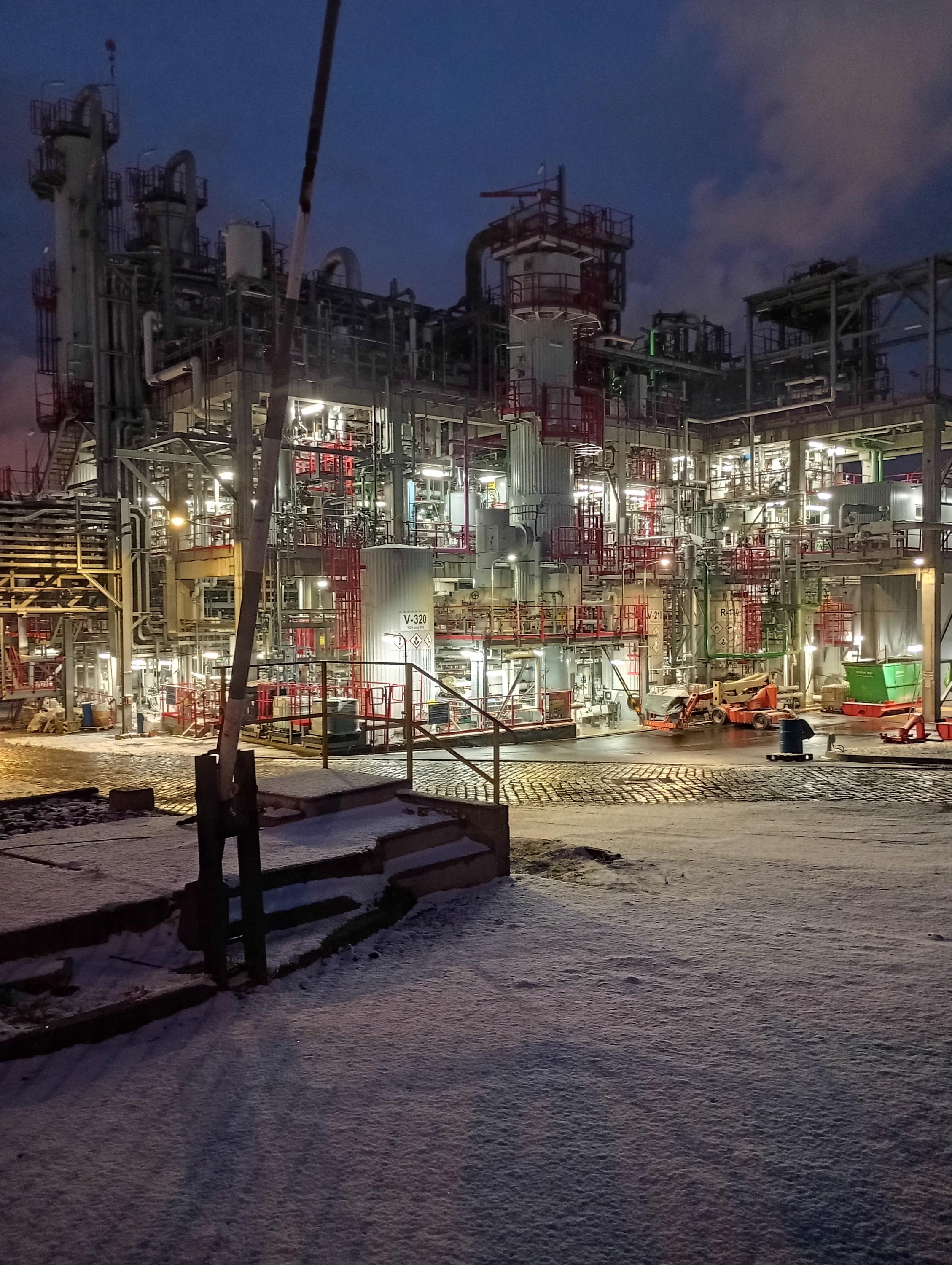 Spolek pro chemickou a hutní výrobu foto 3