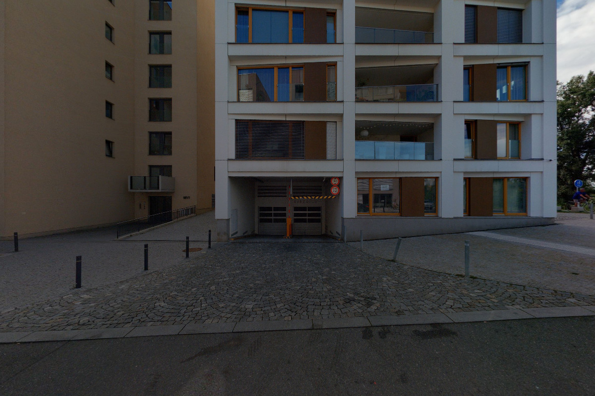 MR.PARKIT - Parking U Mlýnského kanálu - Rezidence Vltava foto 5