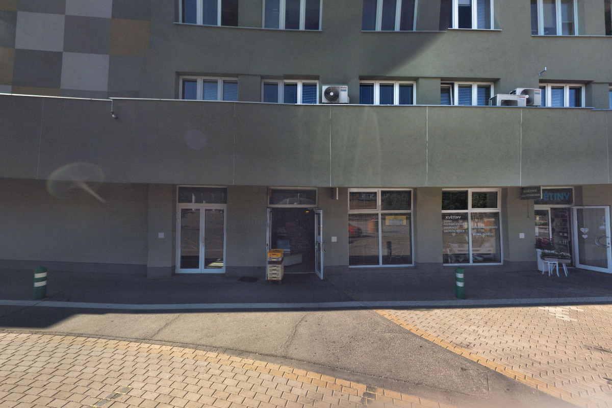 Universal Nail Studio