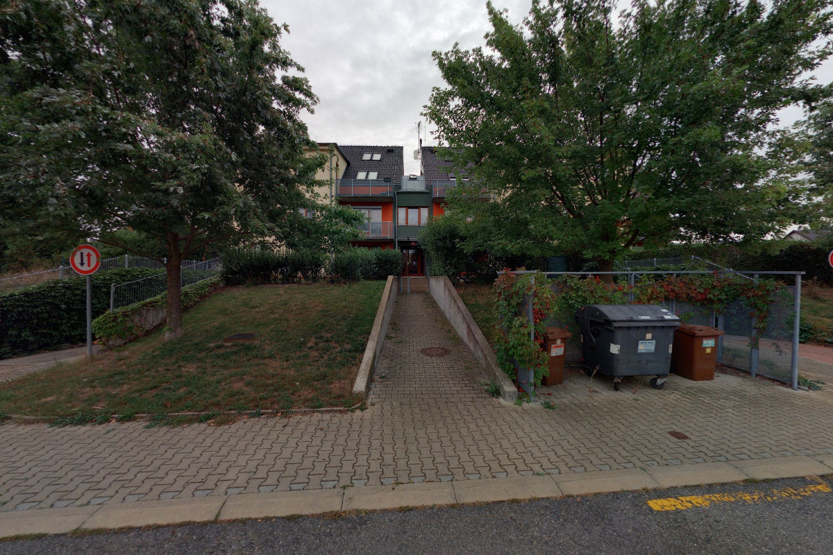 Společenství vlastníků jednotek domu Bazalková č.p. 831, Praha 10