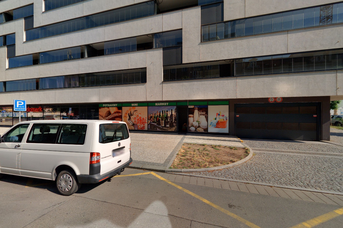 Mini Market U Průhonu