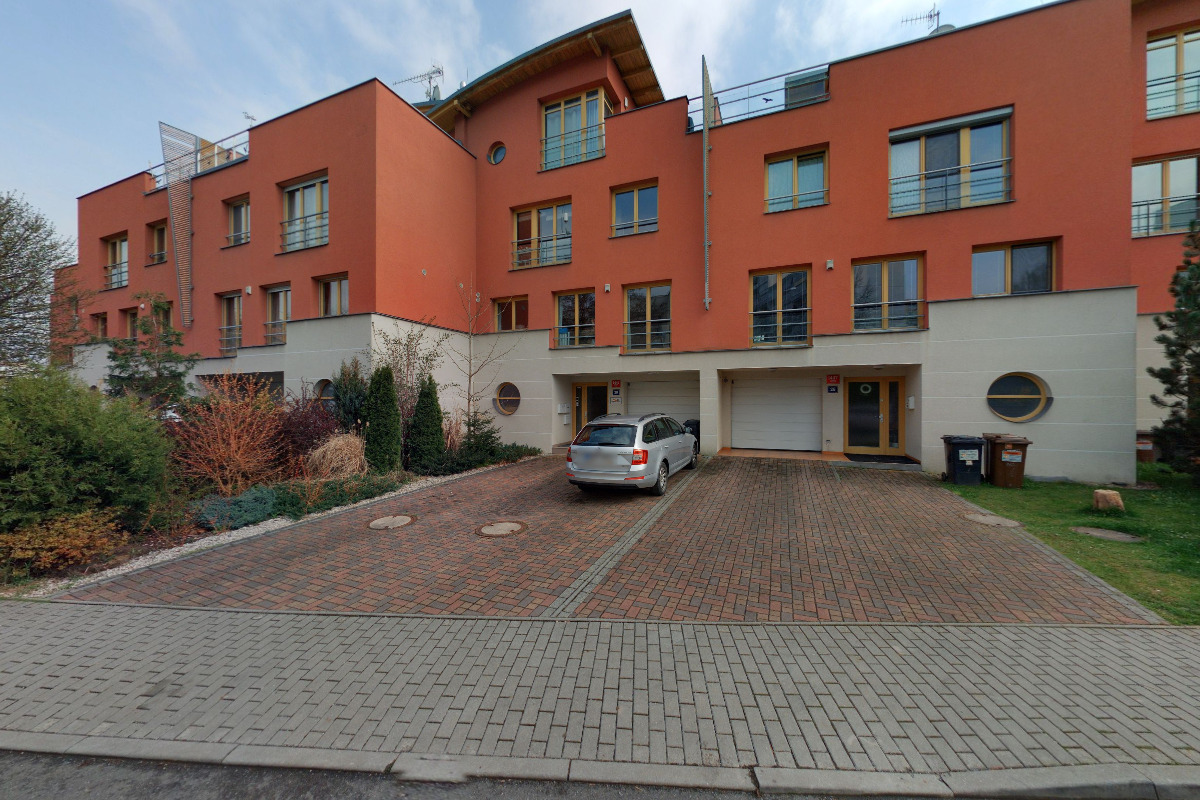 CHIRONAX ESTRAL, spol. s r.o.