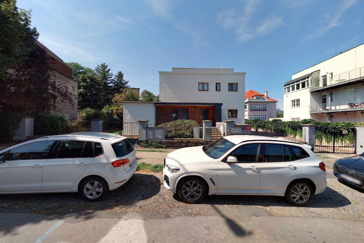 Notářka Mgr. Šárka Sýkorová