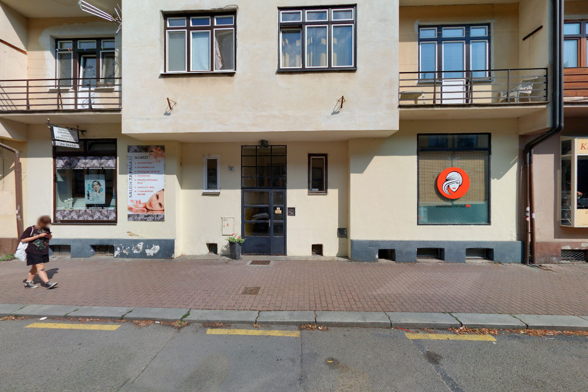 Salon Za Pasáží - Lenka Kmochová