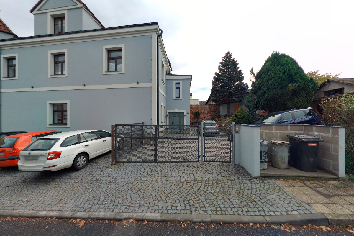 Design apartmán v zahradě