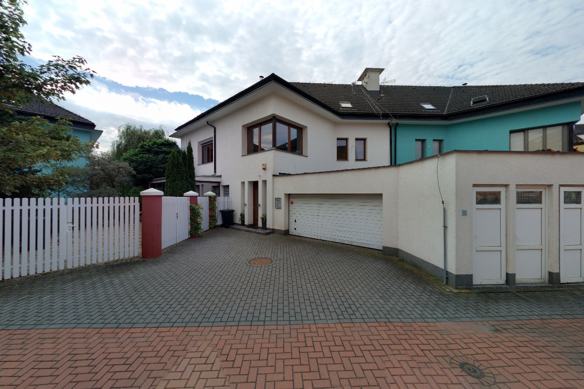 Institut svobody a demokracie