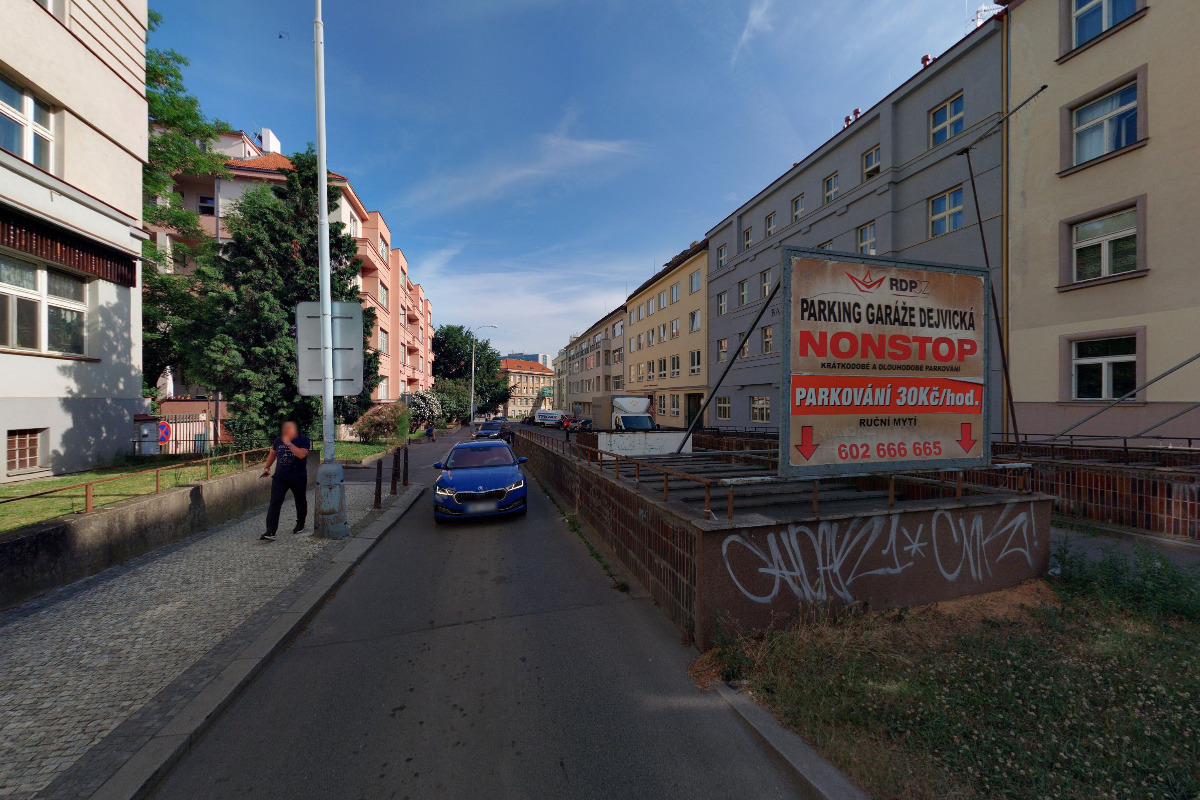 Ruční mytí Garáže Dejvická