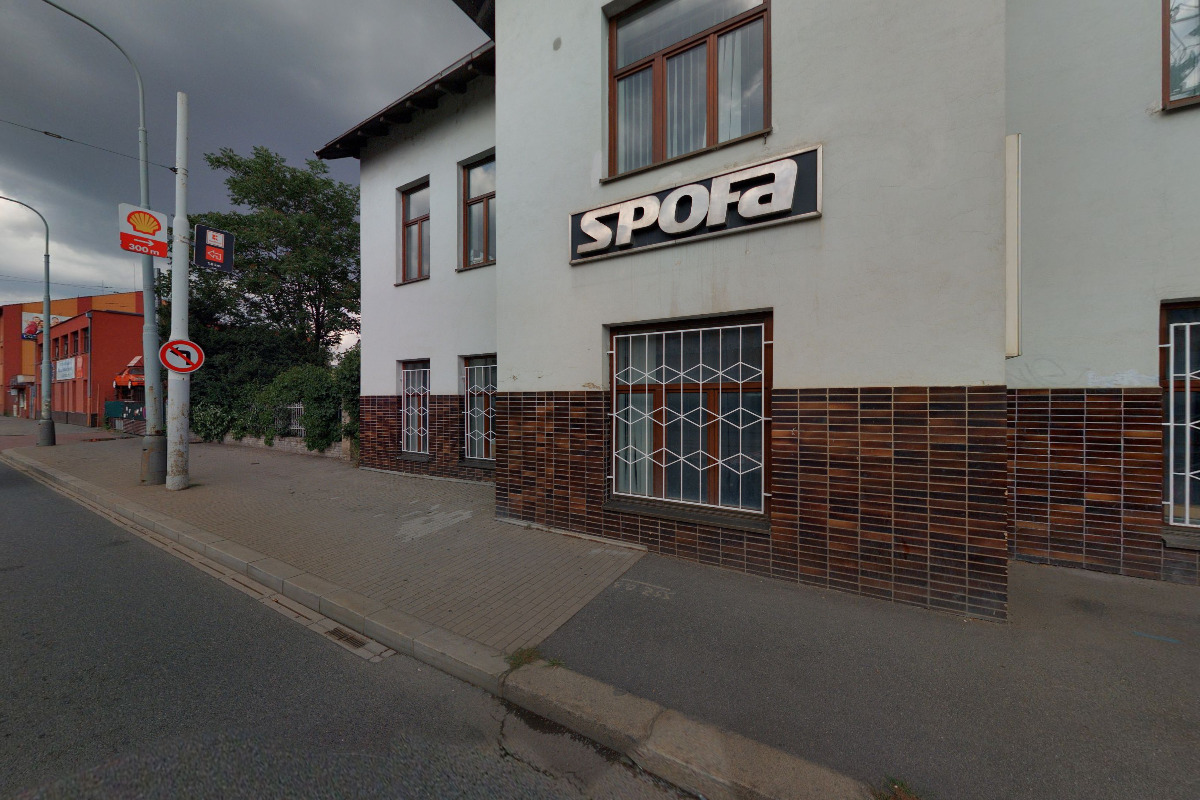 Organizace pro pomoc uprchlíkům