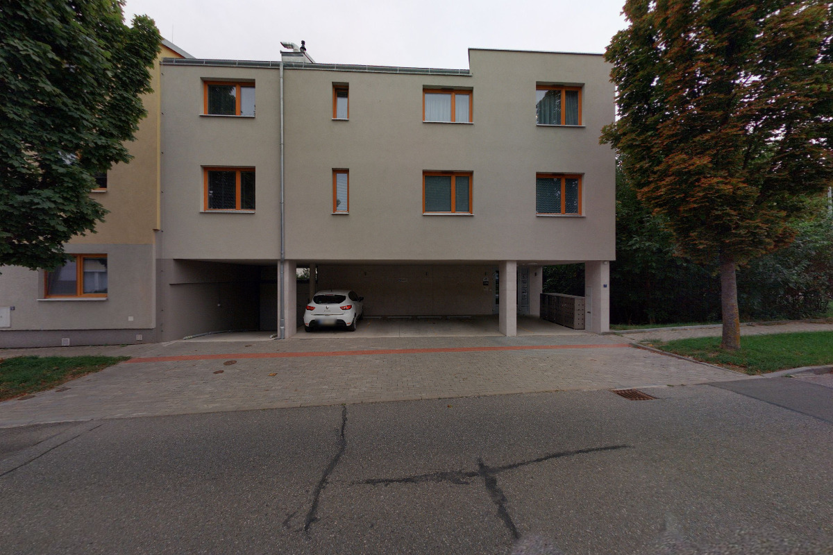 EFI Residence Holzova foto 1