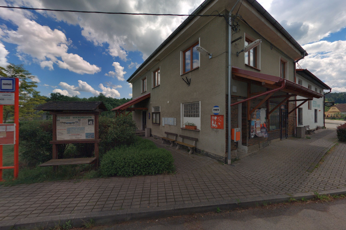 Obecní úřad Chrášťany foto 2
