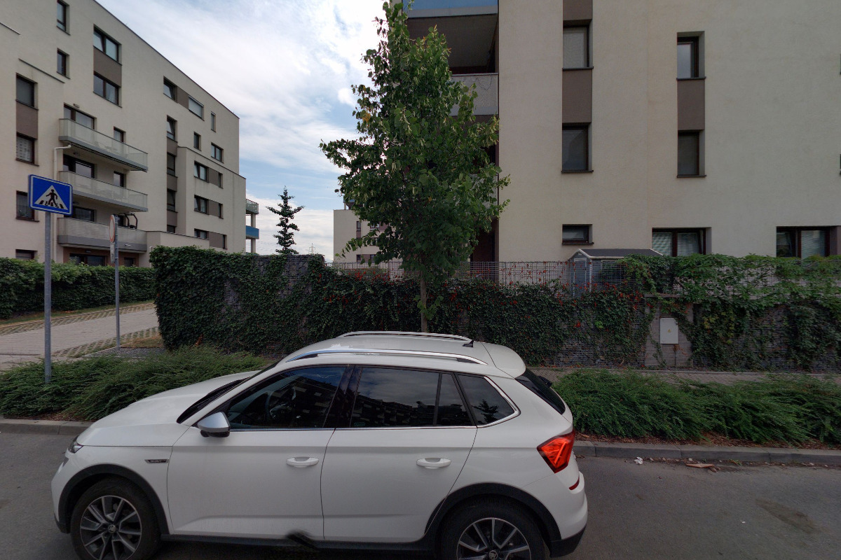 Renáta Zatkalová - QARA