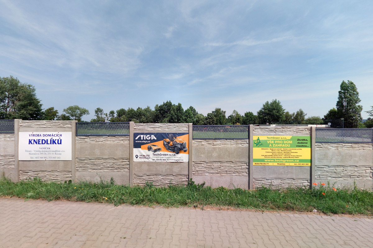 Fotbalové hřiště SK Strančice