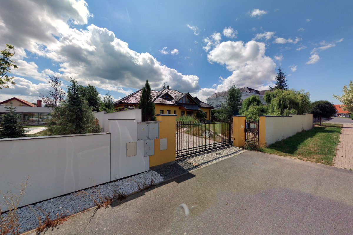 JUDr. Kamila Steinbachová, Ph.D., advokát