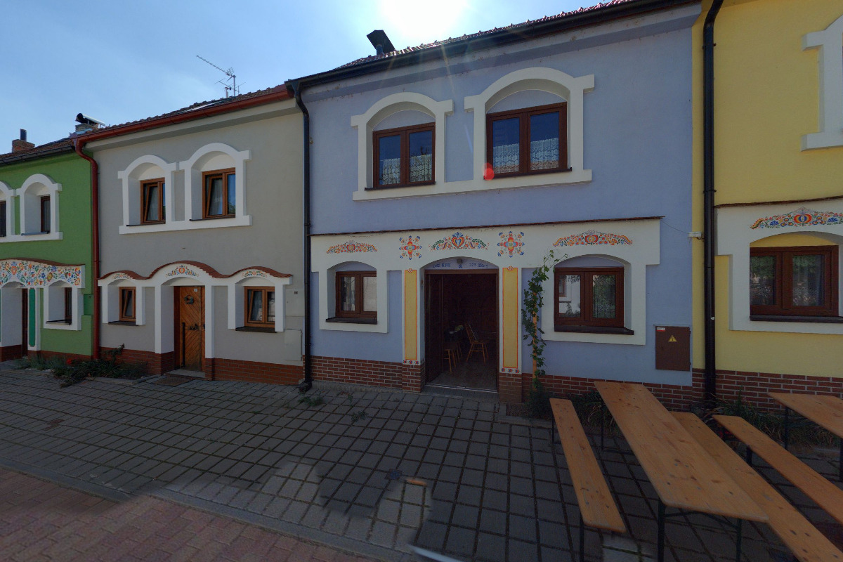 Rodinné vinařství Košut - Žlutý a modrý sklep foto 4