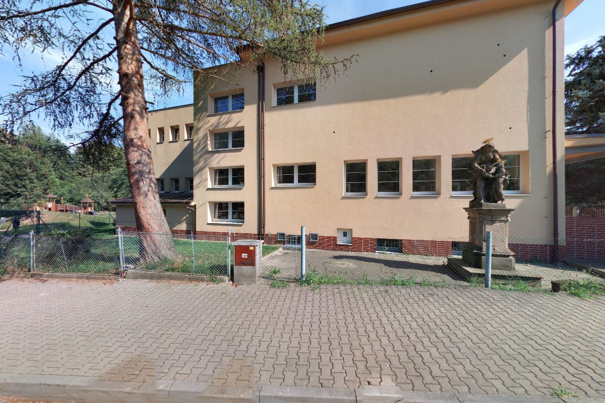 Základní škola Hořín, okres Mělník foto 4
