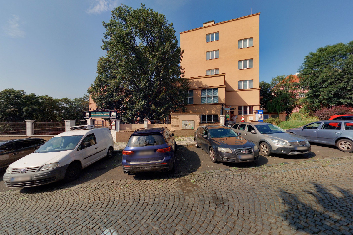 Restaurant & Music Bar Waikiki