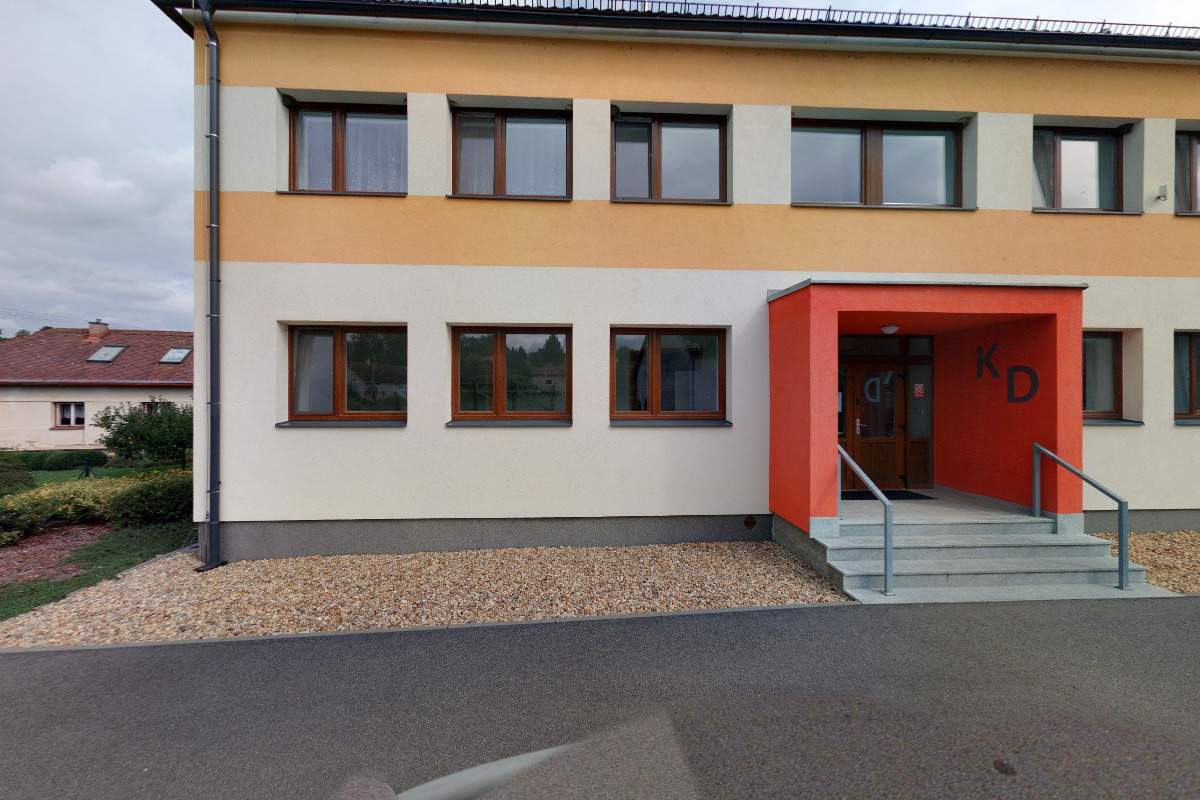 Kulturní dům Korouhev foto 1