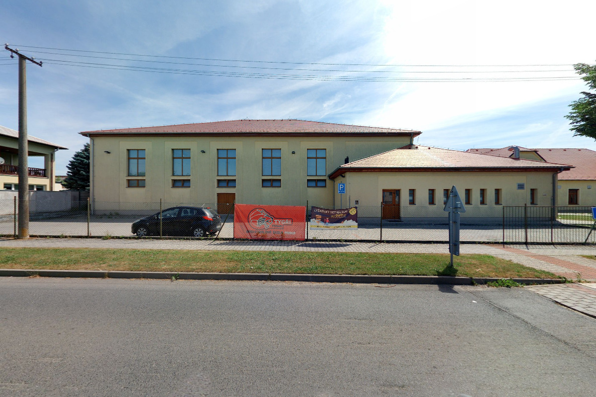 Multifunkční hala - Sportovní hala Jeneč foto 2