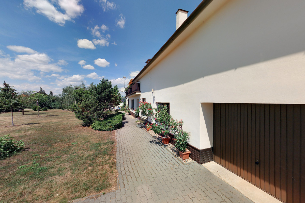 Vladimír Valík -  Výroba zemědělské techniky foto 1