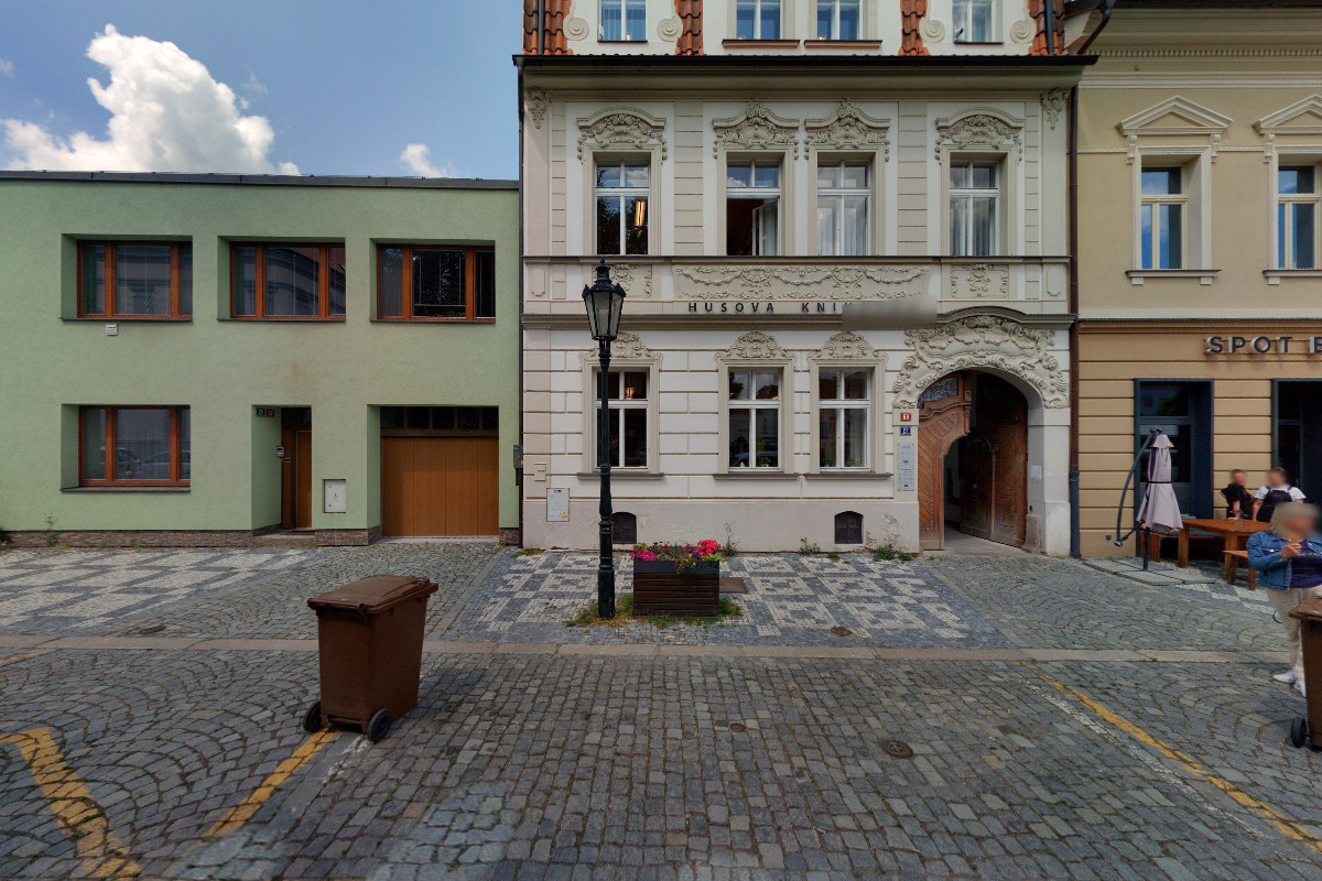 Husova knihovna v Říčanech