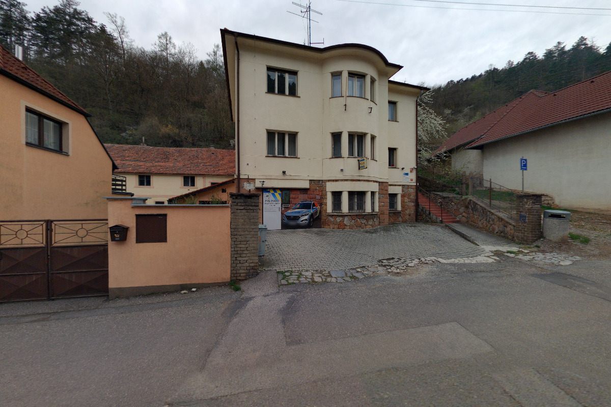 Policie ČR - Obvodní oddělení Karlštejn foto 5