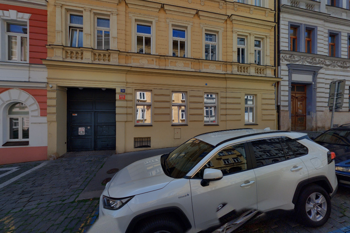 ROCK SPRING INTERNATIONAL, s.r.o.