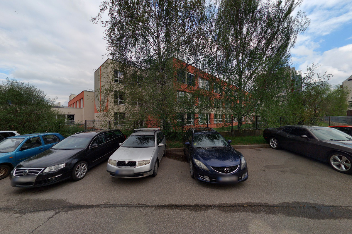 Fakultní ZŠ Pedagogické fakulty UK, Praha, Mezi Školami