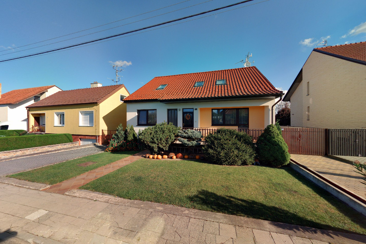 Miroslav Kostiha - prodej ovocných stromků a ovoce