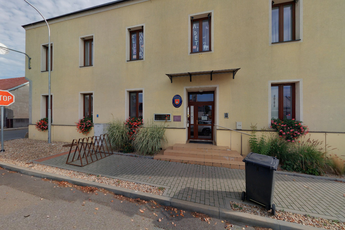 Obecní knihovna Březí