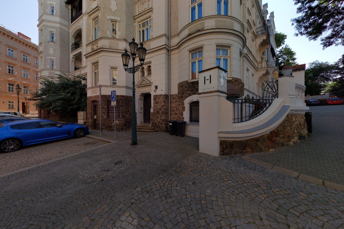 BONJOUR INTERNATIONAL, s.r.o.