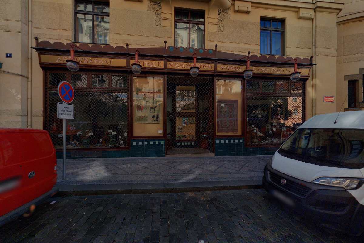 Starožitnosti Antique u Obecního domu