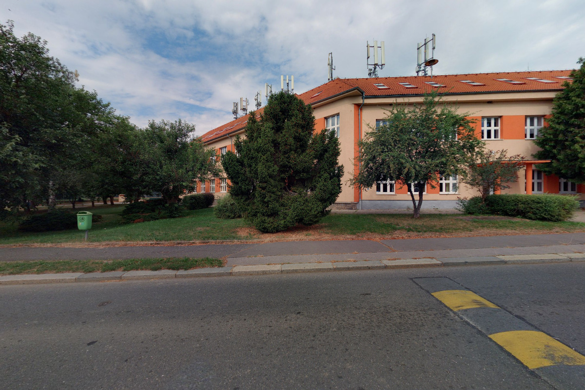 Pražská sportovní a jazyková škola