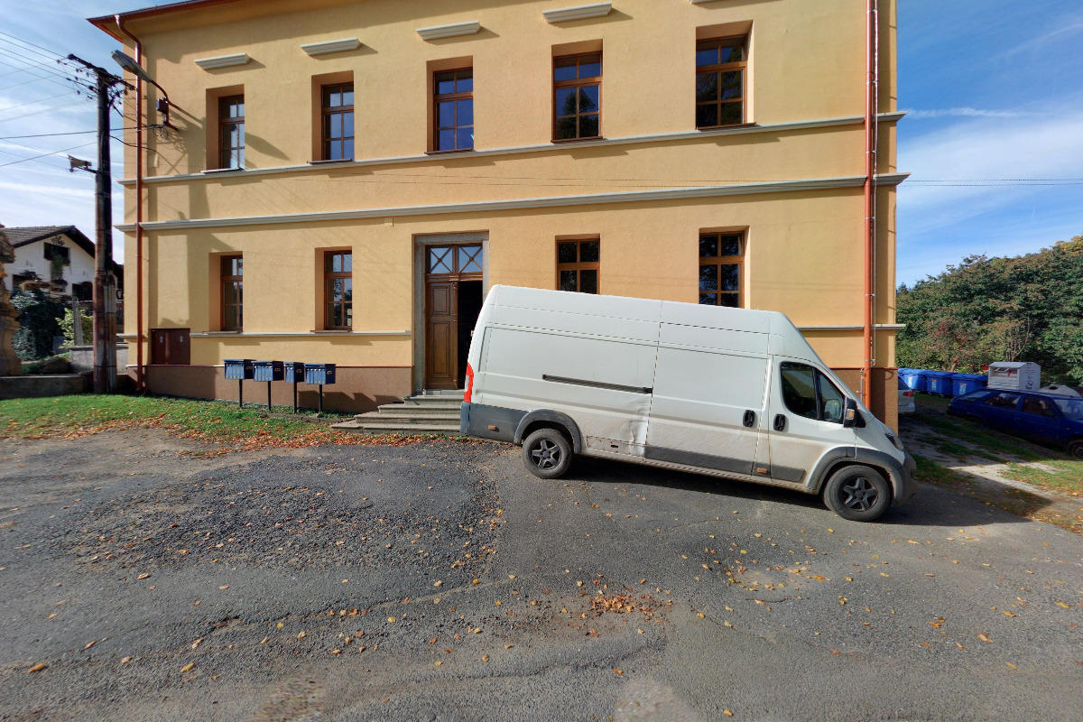 Hubáček světelná reklama foto 2