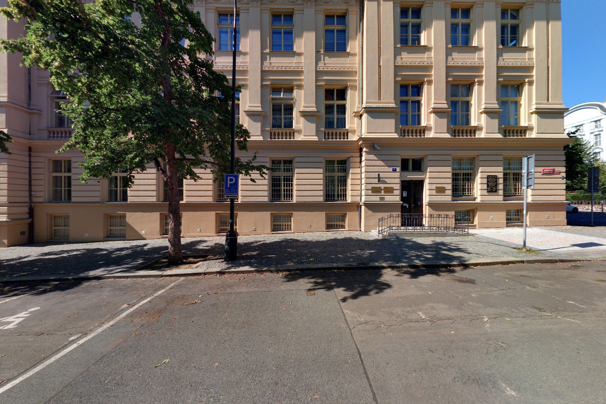 Ústav teorie a praxe ošetřovatelství 1. LF - Univerzita Karlova