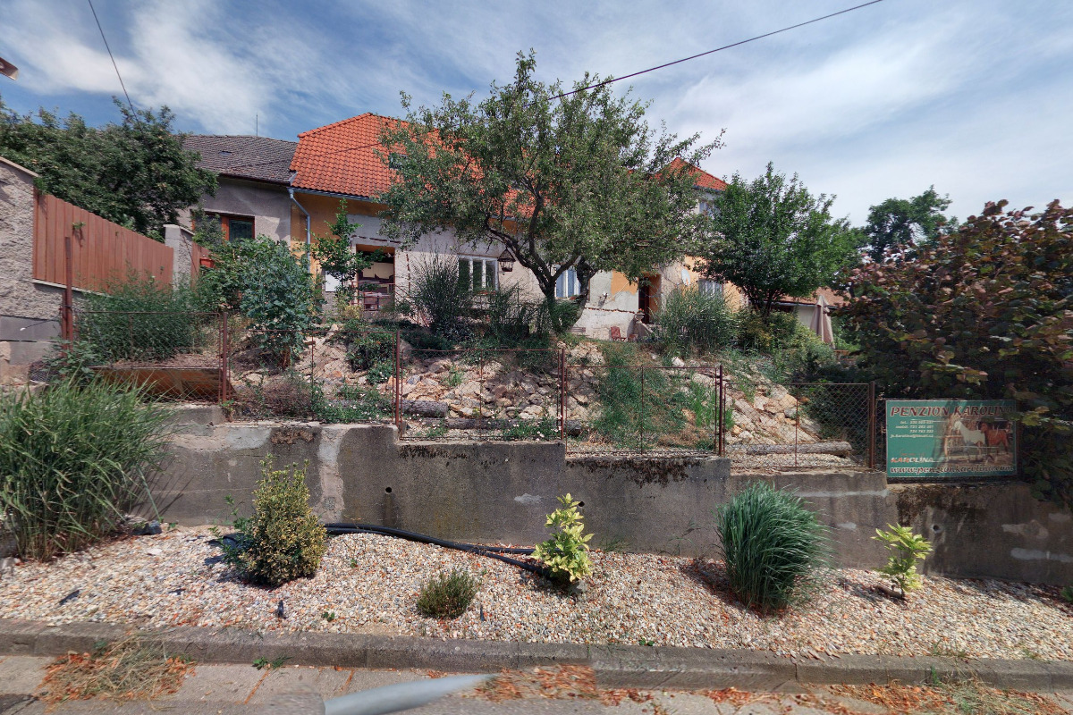 Stáj Karolína, z. s.