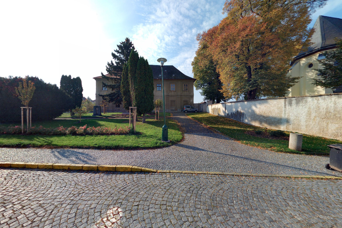 Římskokatolická farnost - děkanství Skuteč foto 2