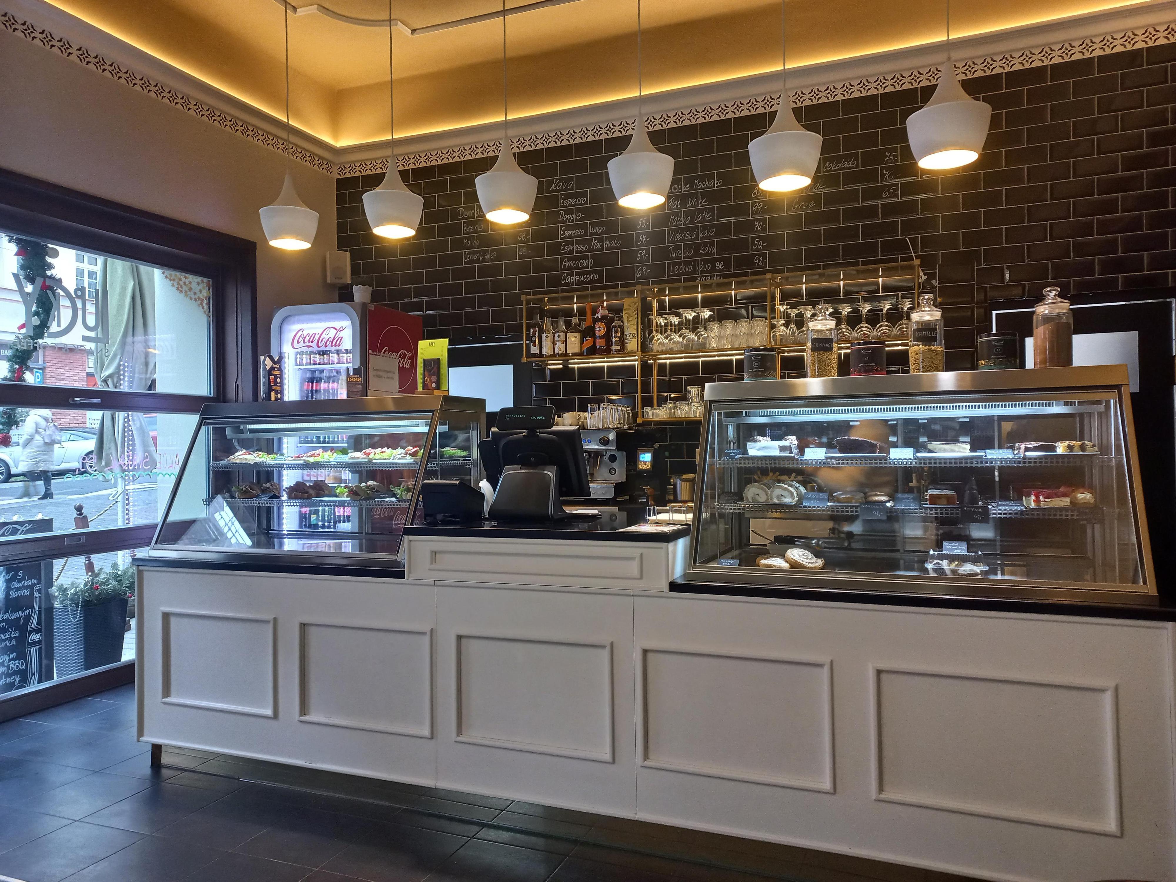 LUCKY WAVES - SNACK & COFFEE foto 5