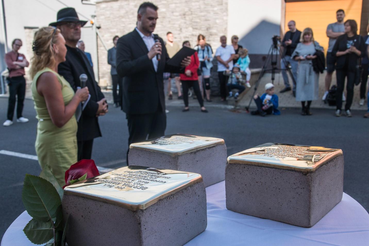 PRIMA LINGUA, s.r.o.