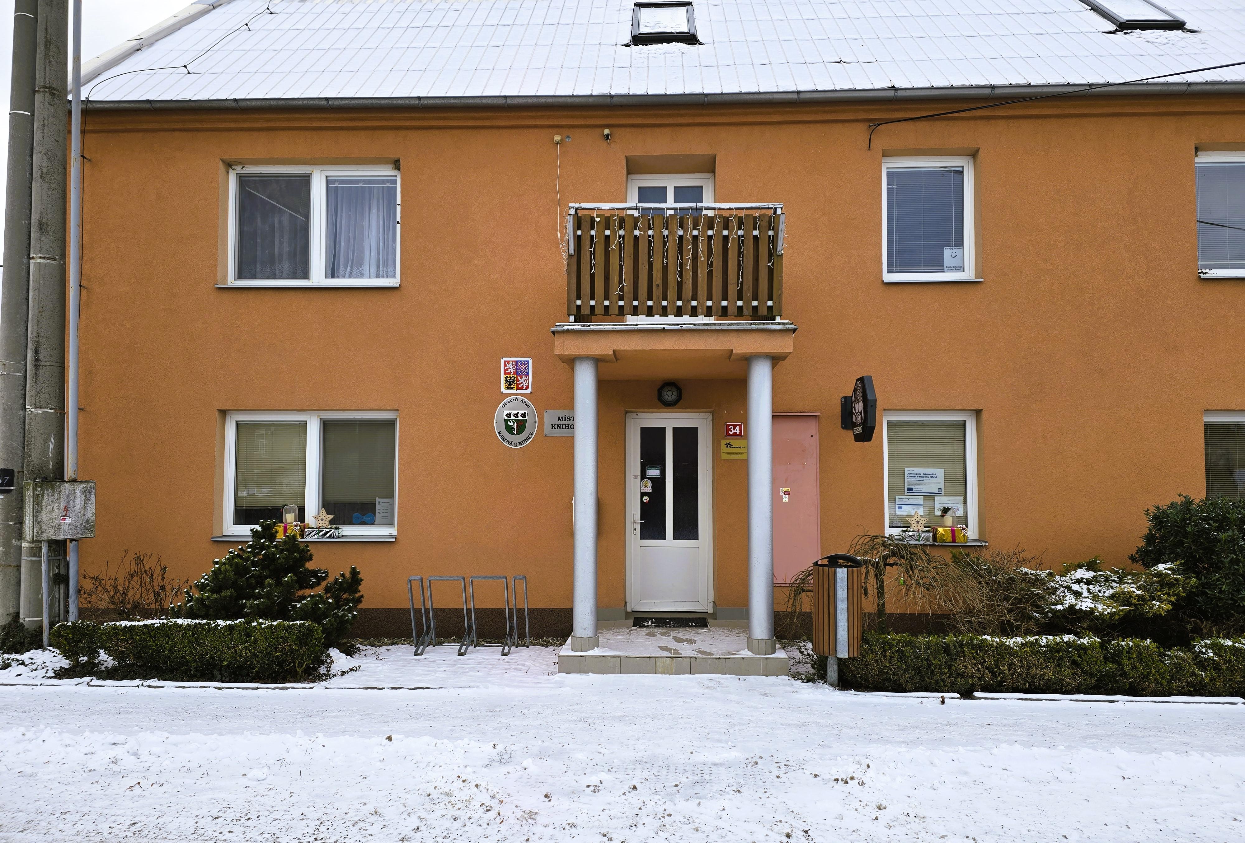 Obecní knihovna Raková u Konice foto 2