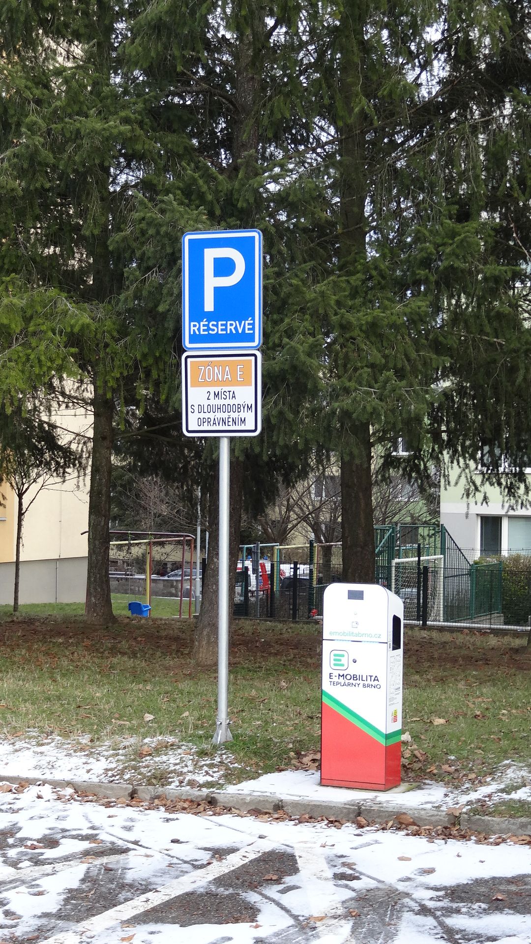 Teplárny Brno, a.s. - dobíjecí stanice pro elektromobily foto 2