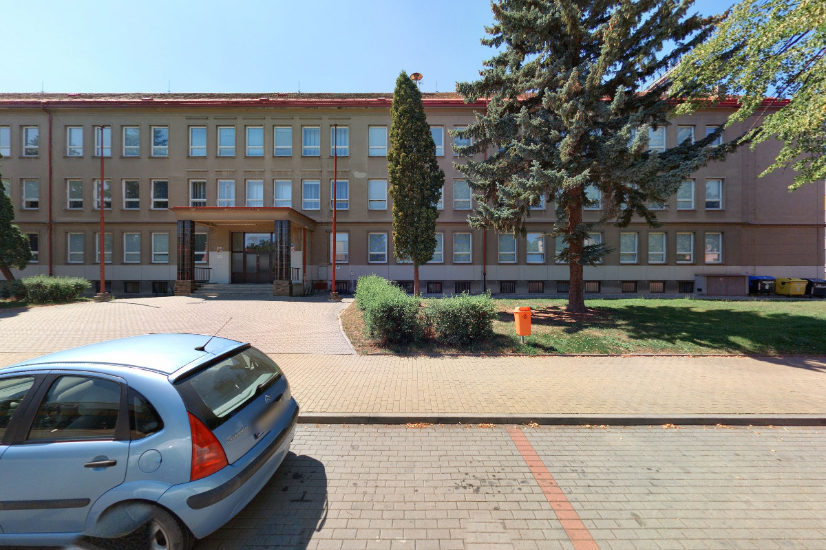 Gymnázium a grafická střední odborná škola Přelouč foto 2