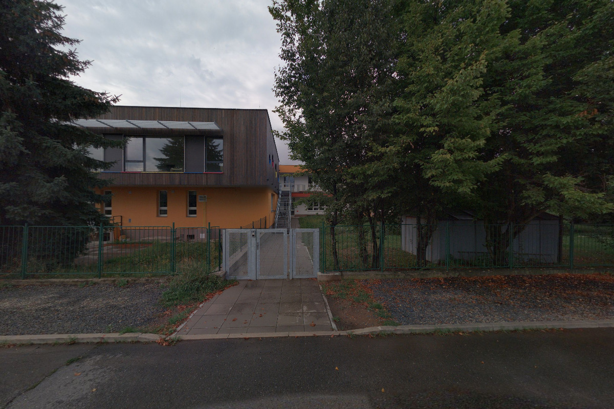 ZŠ a MŠ Oty Pavla Buštěhrad, Hřebečská