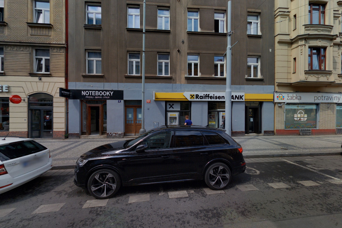 Raiffeisenbank - bankomat foto 2