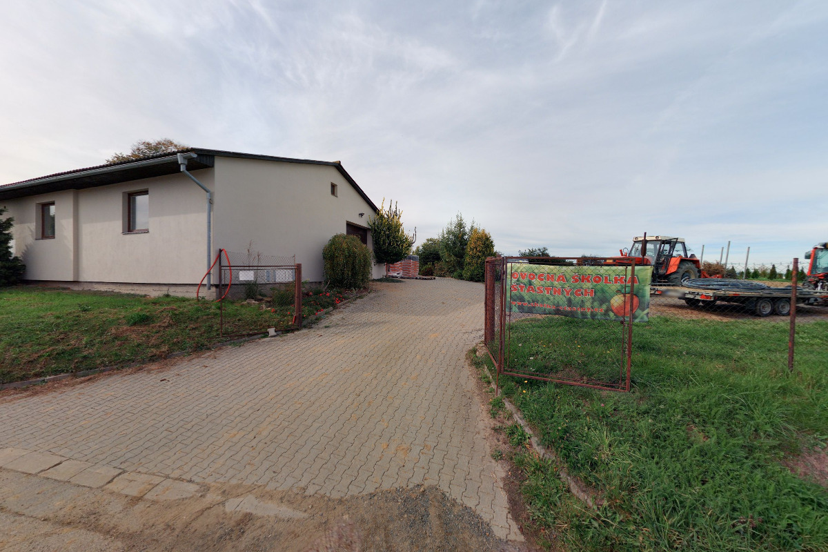 Ovocná a růžová školka Šťastných