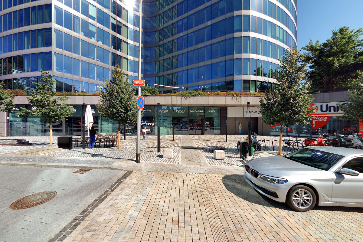 Bankomat UniCredit Bank Czech Republic foto 4
