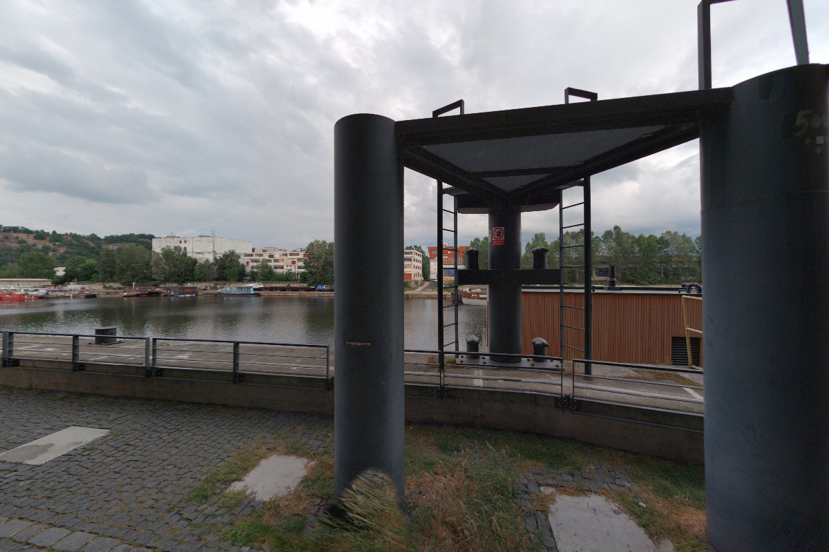 One of the kind Prague Houseboat Experience