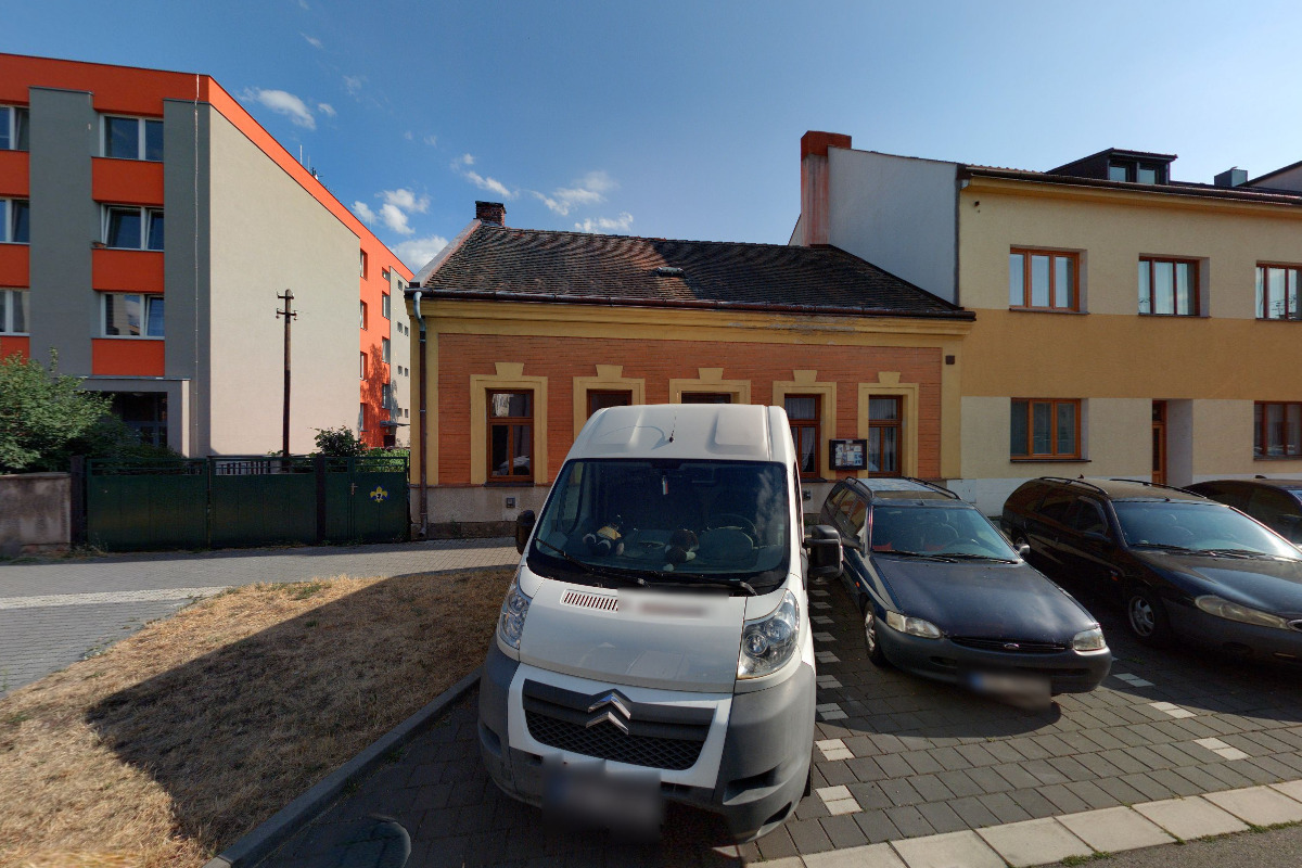 Junák - český skaut, středisko Dívčí Pardubice - klubovna foto 2