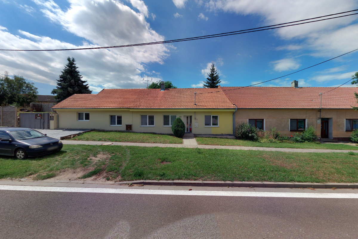 Pizza z kamenné pece foto 6