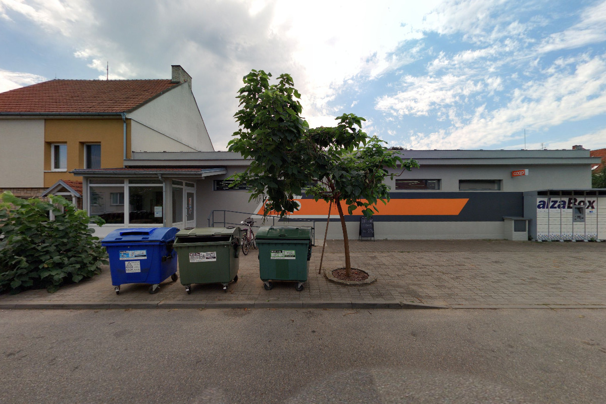 Jednota, spotřební družstvo v Hodoníně - COOP foto 2